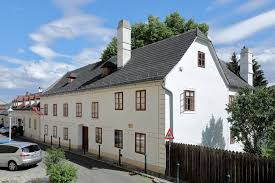 Het beethoven haus is een museum en cultureel instituut dat is gewijd een van de beroemdste inwoners van bonn: Haus Des Heiligenstadter Testaments Wikipedia