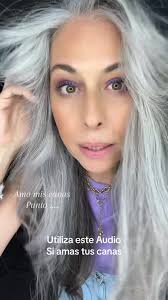 Amo Mis Canas: Celebrando el Cabello Plateado