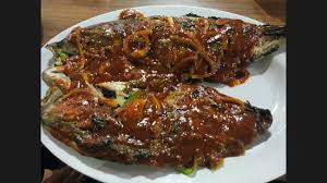 Mulai dari ikan kembung, ikan nila, ikan gurame bahkan ikan mas bisa anda olah dengan cara dibakar. Ikan Kuwe Bakar Saus Bandar Djakarta Picture Of Bandar Djakarta Bekasi Tripadvisor