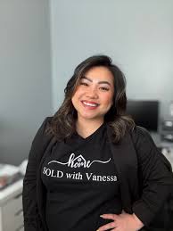 About Vanessa Xiong | Minnesota eXp Realtor & Investor | Vanessa ...