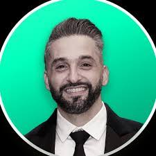 Jon Squires's Instagram, Twitter & Facebook