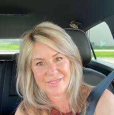 Hi, I need to ask a big question. When someone builds a pool, do they pay  for it in cash or finance it? My husband and I want to build one, but