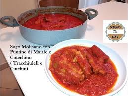 Puntine di maiale al sugo. Sugo Molisano Con Puntine Di Maiale E Cotechino Tracchiulell E Cutchin Youtube