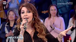 Al momento non risulta avere figli e non risulta sposata, ma ha sempre affermato di desiderare entrambe le cose. Il Medley Di Cristina D Avena Vieni Da Me 29 11 2018 Youtube