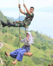 Profesi adalah hal yang bagi sebagian orang merupakan sesuatu yang membanggakan. Gagasan Untuk Foto Prewed Tni Dan Dokter Gallery Pre Wedding