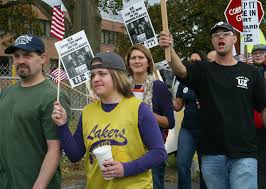 Hundreds Rally at GE in Support of UE Local 332