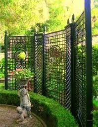 Trellis Designs Within French Formal Garden Inspirations Eliot Raffit Romantisme Architect Artist Designer Backyard Getaway Garden Shrubs Garden Screening
