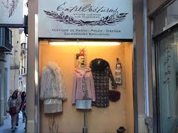 Thirty30 es una empresa de moda femenina especializada en eventos especiales y situada en la ciudad de málaga. The Best Vintage Shops In Malaga