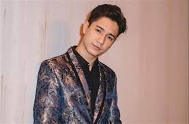 吳偉豪（粵拼：ng4 wai5 hou4，ricco ng，1998年6月20號—），係香港無綫電視旗下經理人合約男藝員。 吳偉豪阿爸阿媽都係公務員，小學同中學都讀國際學校。 Hx7iq5wmqauaem