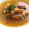 Bagian pinggang bawah sapi merupakan daging yang pas sebagai bahan membuat steak ini, karena pada bagian ini tekstur daging terasa lebih empuk, sehingga sangat pas untuk dijadikan steak. 1