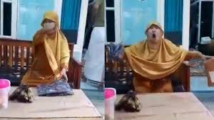 Check spelling or type a new query. Ibu Viral Marahi Kurir Cod Diinfus Sang Anak Curhat Kejadian Tak Terekam Belum Puaskah Kalian Tribun Batam