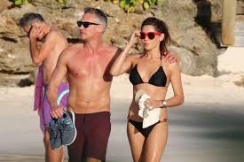 George, 28, harry, 25, tobias, 24, and angus, 22. Gary And Danielle Lineker Show Off Their Beach Bodies In The West Indies London Evening Standard Evening Standard