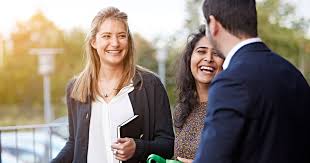 Compass employs more than 10,000 agents who earn a percentage of the selling price and give 15 to 30 percent on each sale to compass. Jobs Career Arla