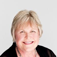 Julie Lassen's Instagram, Twitter & Facebook