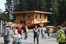 Das spektakuläre erlebnishaus ist eine herausforderung für alle sinne. Haus Am Kopf Kostet 2 Eintritt Extra Die Sich Lohnen Bild Von Waldwipfelweg Sankt Englmar Tripadvisor