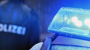 The connection to ticket.io is 256 bit encrypted. Notfalle Koln Mann Stirbt Vor Einkaufszentrum Polizei Sichert Einsatz Ab Panorama Sz De