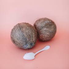 L Huile De Noix De Coco Fait Toujours Beaucoup Jaser A Preuve Un Professeur De Harvard N A Pas N Hesite A Pa Huile De Noix De Coco Noix De Coco Huile De Noix