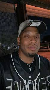 Who here going to the dallas date 👀🤠