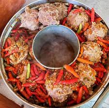 Mienya tetap pedas, tetapi juga memiliki rasa manis sehingga bisa sedikit menghilangkan rasa pedasnya. 5 Bakso Kuah Cabe Yang Pedas Nyengat Dijamin Bikin Gobyos