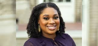 Kendra Plummer's Instagram, Twitter & Facebook