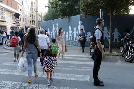 Los bares y restaurantes de toda cataluña permanecerán cerrados durante 15 días, y solamente se. Nuevas Restricciones En Girona Y Salt Solicitan A La Ciudadania Que Se Quede En Casa Tanto Como Pueda Sociedad Cadena Ser