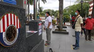 Senarai waktu operasi utc malaysia 2021 termasuk pejabat cawangan & kioks kwsp dan lhdn yang terkini. Pejabat Kwsp Jb Diserbu Pencarum Beratur 400 Meter Youtube