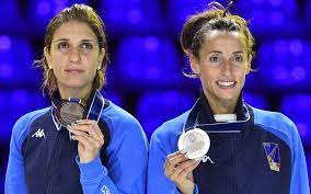 She won a silver in women's individual foil and a gold in the women's team foil at the 2. Mondiali Di Scherma A Budapest Bronzo Per Arianna Errigo Corriere Di Como