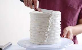 How To Frost A Cake With Smooth Buttercream Sugar Sparrow