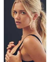 Olivia Bonner's Instagram, Twitter & Facebook