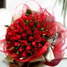 Insegnamento, impegno e passione, questi i valori che conducono a risultati importanti di un mestiere unico se fatto con amore. San Valentino 3 Gran Bouquet Di 40 Rose Rosse In Fogli Di Verde L Artefiori Fiori On Line Roma