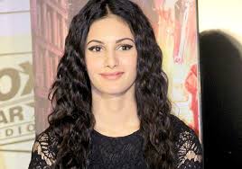 Amyra dastur came into the film industry with bollywood. Amyra Dastur Suffering From Depression Revealed During Emraan Hashm Mr X Promotion Indiatv News Bollywood News India Tv