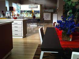 Modern Family Three Funny Families And Their Three Fab Houses Modern Family House Modern House Design Modern Family