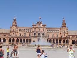 Total and new cases, deaths per day, mortality and recovery rates, current active cases, recoveries, trends and timeline. Plaza De Espana Seville Erasmus Foto Sevilla