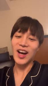 Taeil: No.. I tried to join Jaehyun's live.. I think he doesn’t know! he  doesn’t know how to accept a join request. So I’m doing this myself^^, poor  taeil.. cutie 😭, trans. ekfxodlf, ㅡ neosijeuni