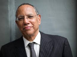 Alisa Weilerstein, Howard W. Buffett, and Other Alumni in the News