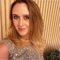 Carrie Knighton's Instagram, Twitter & Facebook