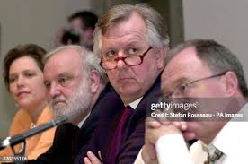 849 Susan Powers Photos & High Res Pictures