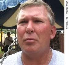 File:Flakus Gary Qualls Crawford TX Aug 05 voa.JPG