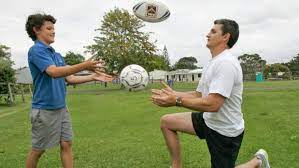 Blues halfback nathan cleary is free to play in next week's state of origin decider, after being cleary came up with what appeared to be a shoulder charge on on queensland's xavier coates. Nathan Cleary To Square Off Against Warriors After Throwing A Footy Around With Shaun Johnson As A Kid Stuff Co Nz