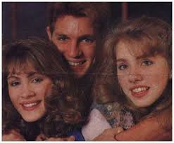 Julia fiona roberts (born october 28, 1967) is an american actress and producer. Julia Roberts And Her Brother Erick And Sister Lisa Spydersden