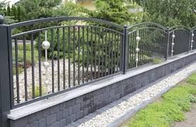 Moderne Zaune Und Tore Aus Polen