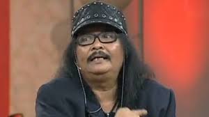 Berita Terbaru Dan Profil Artis Terkini Dulu Artis Dangdut Papan Atas Sekarang Nasibnya Miris Manggung Sampai Tak Dibayar Selain dangdut lawas disini juga terdapat lagu tembang kenangan yang tak kalah asyiknya untuk didengarkan waktu santai. dulu artis dangdut papan atas