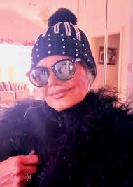 Keeping extra warm in Florida with Bling Hat and Faux Fur by Tia Maria  Boutique Elizabeth Sepulveda 🌞