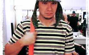 3 видео 153 просмотра обновлен 13 мар. Leandro Do Klb Posta Foto Vestido De Chaves E Lamenta Muito Triste Quem Quem News