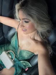 Vibro desde la gratitud, camino con calma y dejo que el universo acomode lo  que es mío 🌸✨ feliz noche !