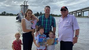 Tugboat captain hero 2011 floods Captain Doug Hislop honoured