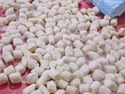 L'impasto si realizza senza alcuna difficoltà, bastano davvero pochi ingredienti, abbiamo utilizzato al farina di riso, di grano saraceno e la farina 00. Gnocchi Di Patate Senza Glutine Con Farina Di Riso Zeroglutinechebonta