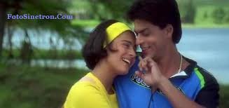 Na jane kaisa ahsaas hai (aku tidak tahu perasaan apa ini). Film India Kuch Kuch Hota Hai Indian Summer