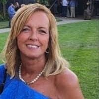 Lori Brewer's Instagram, Twitter & Facebook