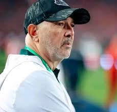 Mbeumo and Sesko attacking force